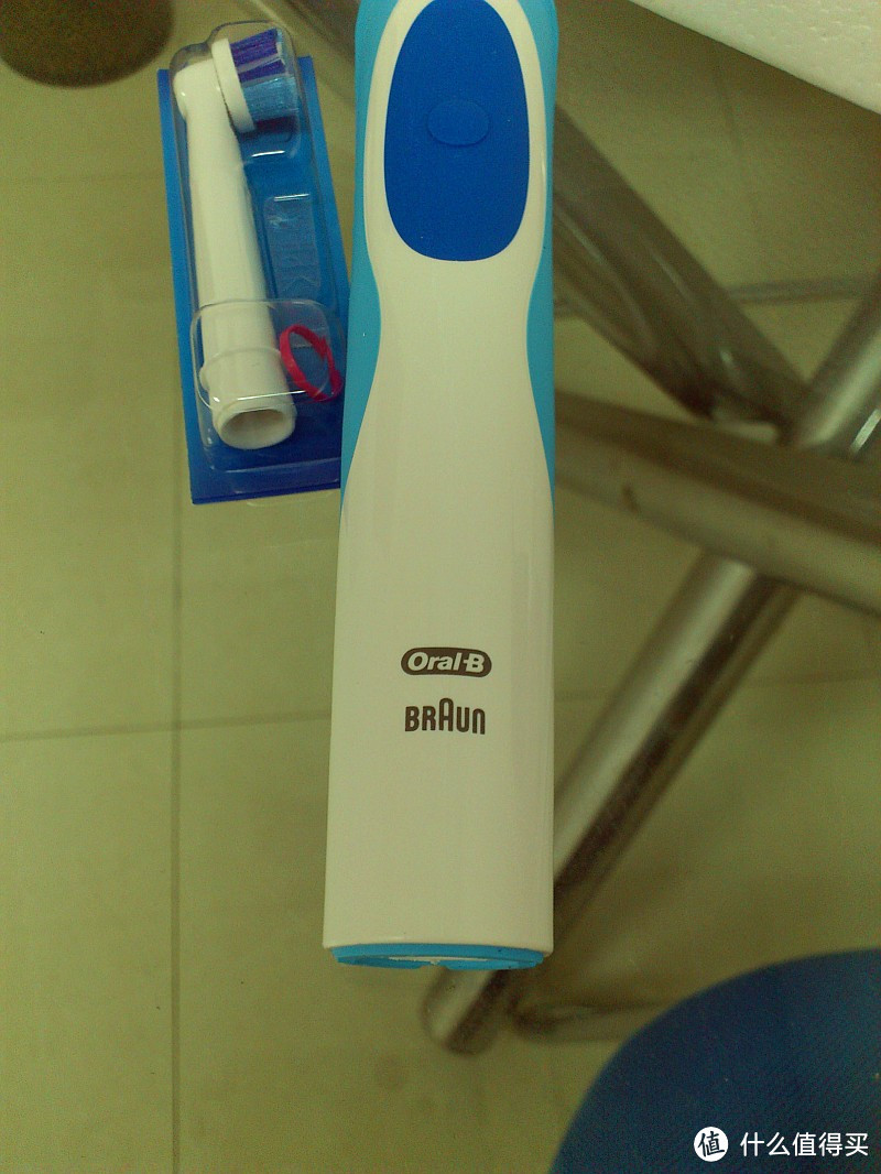 最便宜也是最低端的：Oral-B 欧乐B D12.013 清亮型电动牙刷