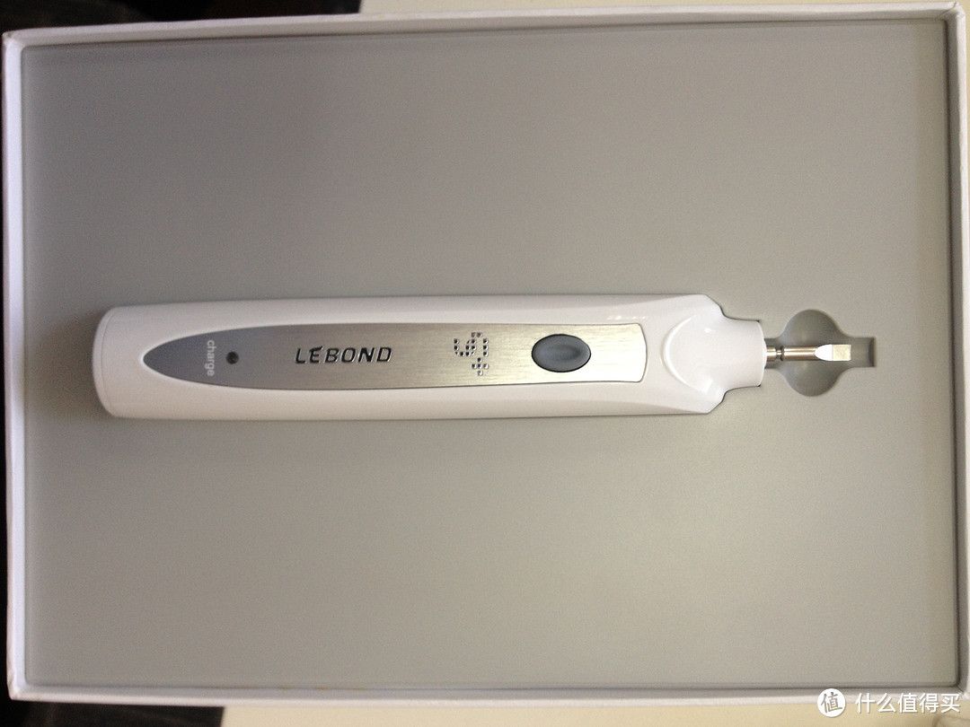 最近入手Lebond 力博得 5+专业护理声波电动牙刷套装，价格有点小贵。拆包体验