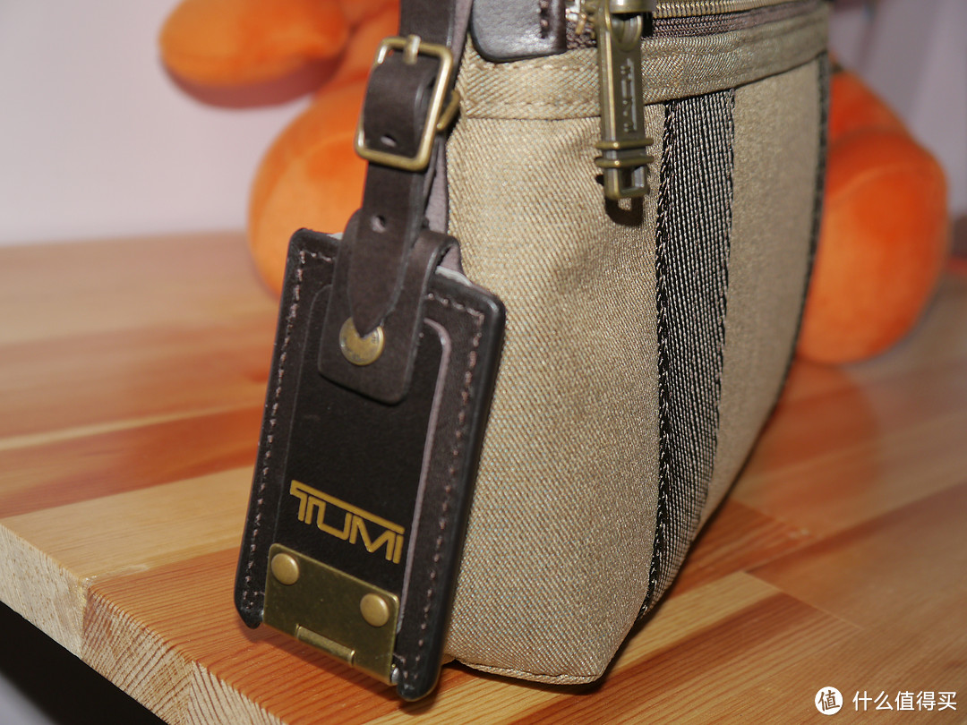 又中TUMI毒——Alpha Bravo Crossbody for iPad 包包