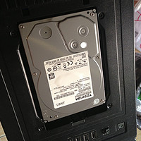 TOSHIBA 东芝 2TB DT01ACA200 7200转64M SATA 6Gb/秒 台式机硬盘