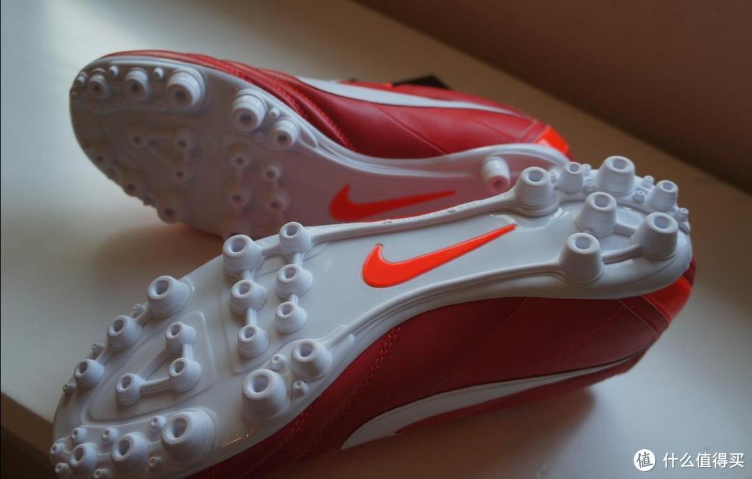 红色才是场上的焦点：Nike 耐克 Tiempo Mystic IV AG 传奇中端牛皮足球鞋 