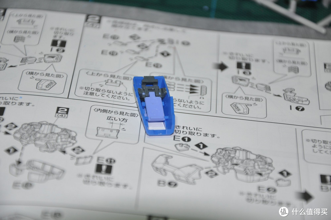 万代高达MG 1/100 RX-78-2 GUNDAM 3.0 开箱到素组完成 170P杀内存 红有三客串