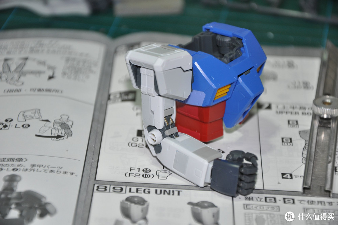 万代高达MG 1/100 RX-78-2 GUNDAM 3.0 开箱到素组完成 170P杀内存 红有三客串