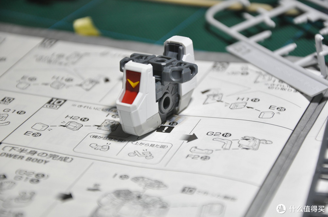 万代高达MG 1/100 RX-78-2 GUNDAM 3.0 开箱到素组完成 170P杀内存 红有三客串