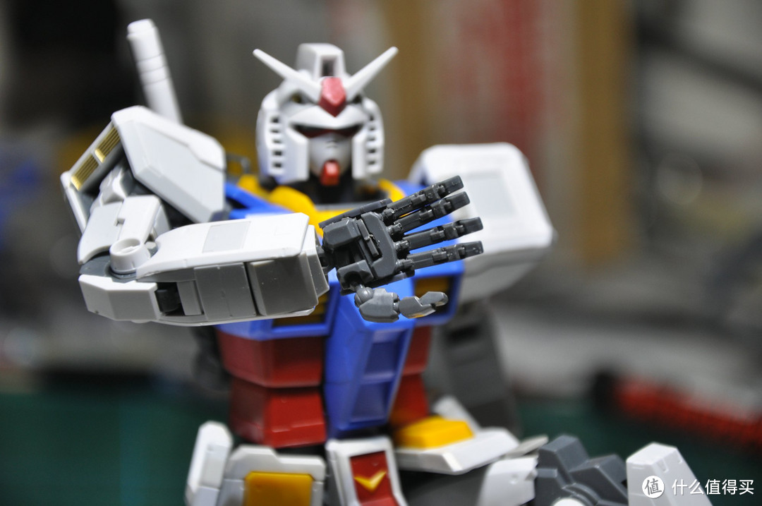 万代高达MG 1/100 RX-78-2 GUNDAM 3.0 开箱到素组完成 170P杀内存 红有三客串