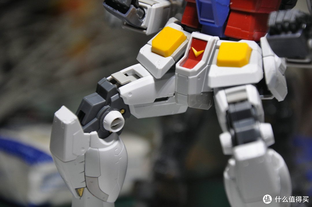 万代高达MG 1/100 RX-78-2 GUNDAM 3.0 开箱到素组完成 170P杀内存 红有三客串