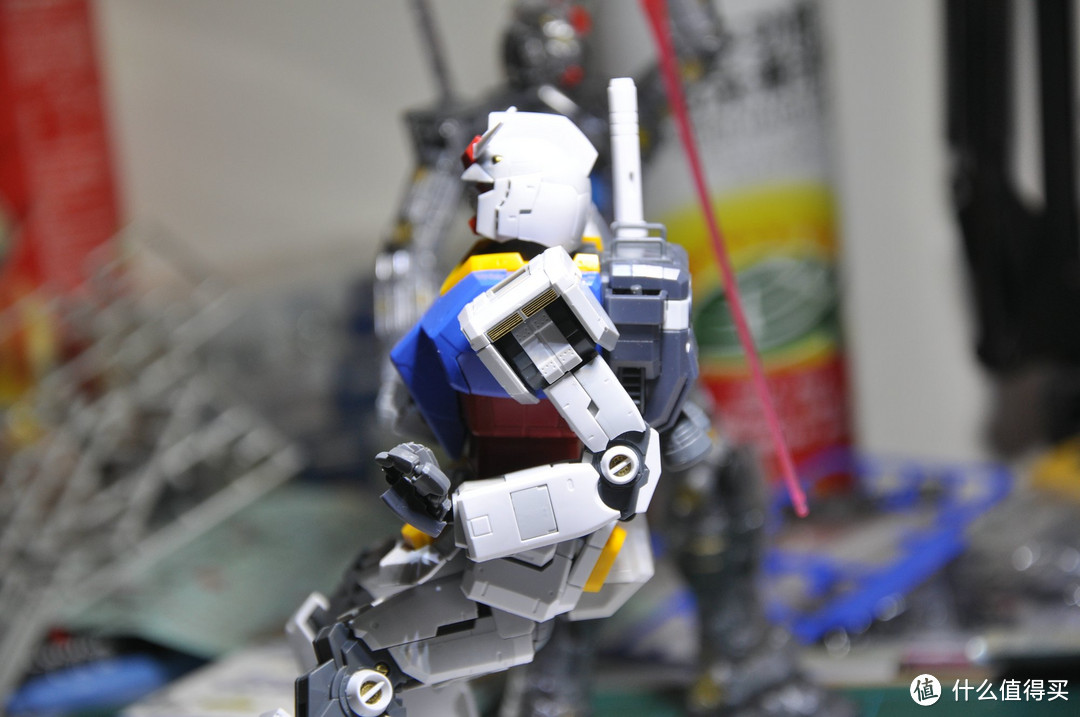 万代高达MG 1/100 RX-78-2 GUNDAM 3.0 开箱到素组完成 170P杀内存 红有三客串