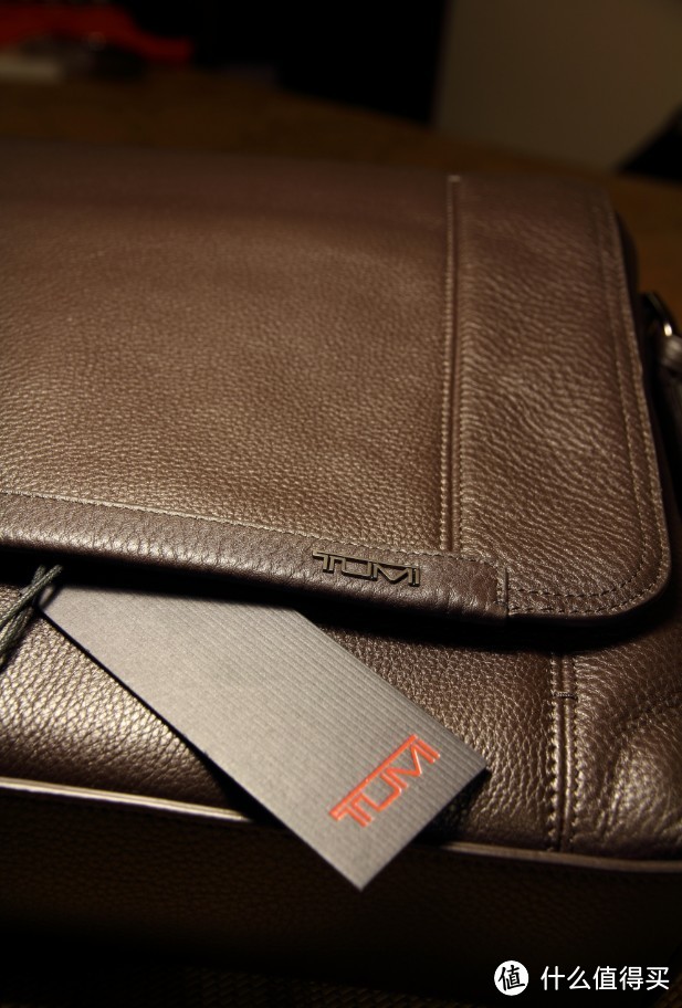 Tumi Luggage Centro Verona Flap Messenger，漂洋过海一个月呀！