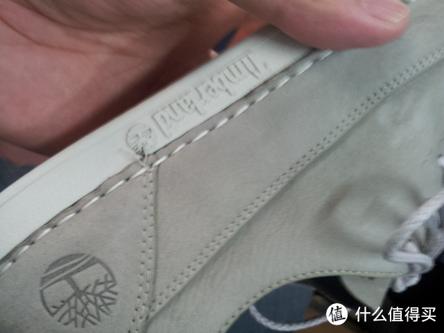 自从第一双Timberland Earthkeepers地球守护者鞋款出现，以环保皮革以及其专利环保橡胶Green Rubber™打造时尚及舒适兼具的时尚环保鞋受到了人们热烈的追捧与赞赏。