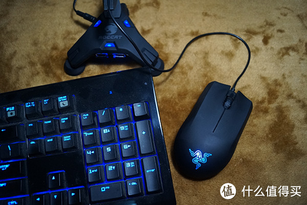 Roccat Apuri 冰豹线夹 巨蝎桌面助理