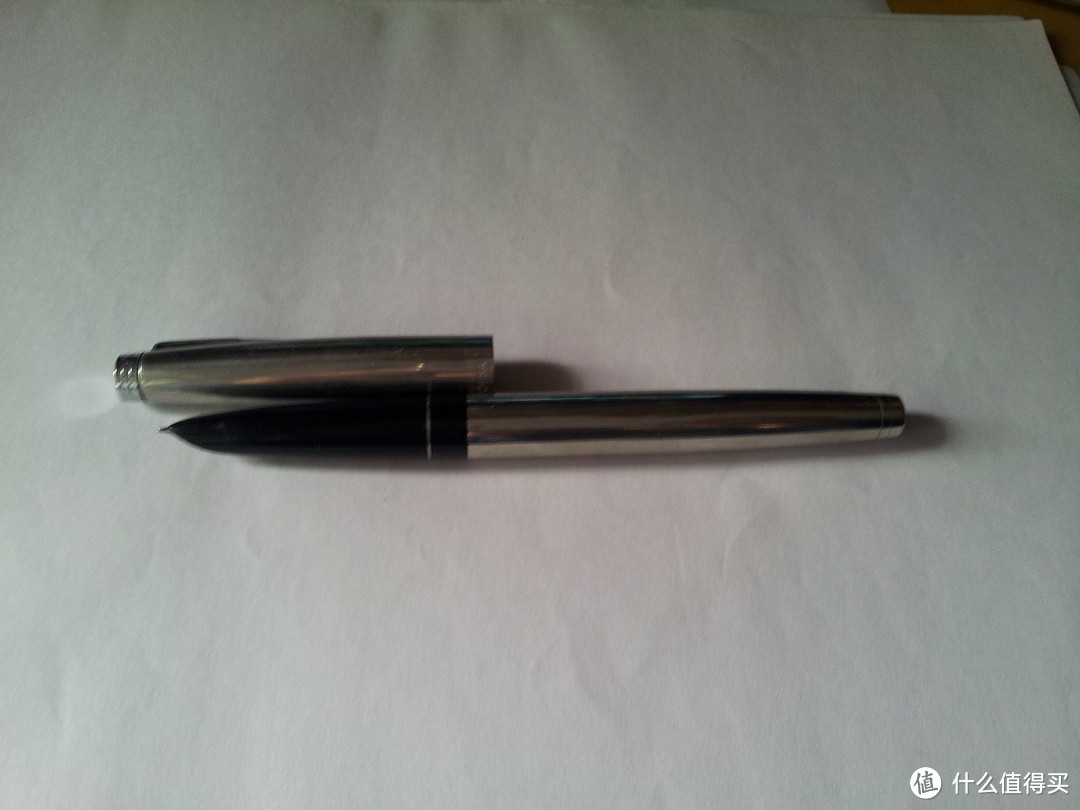 永生612A出口型钢笔，永生612的升级版，是永生笔厂最经典的钢笔，书写特别顺滑，有“润”的手感，下水顺畅利落，不论日用还是练字都是利器。现在已经不能出水了。