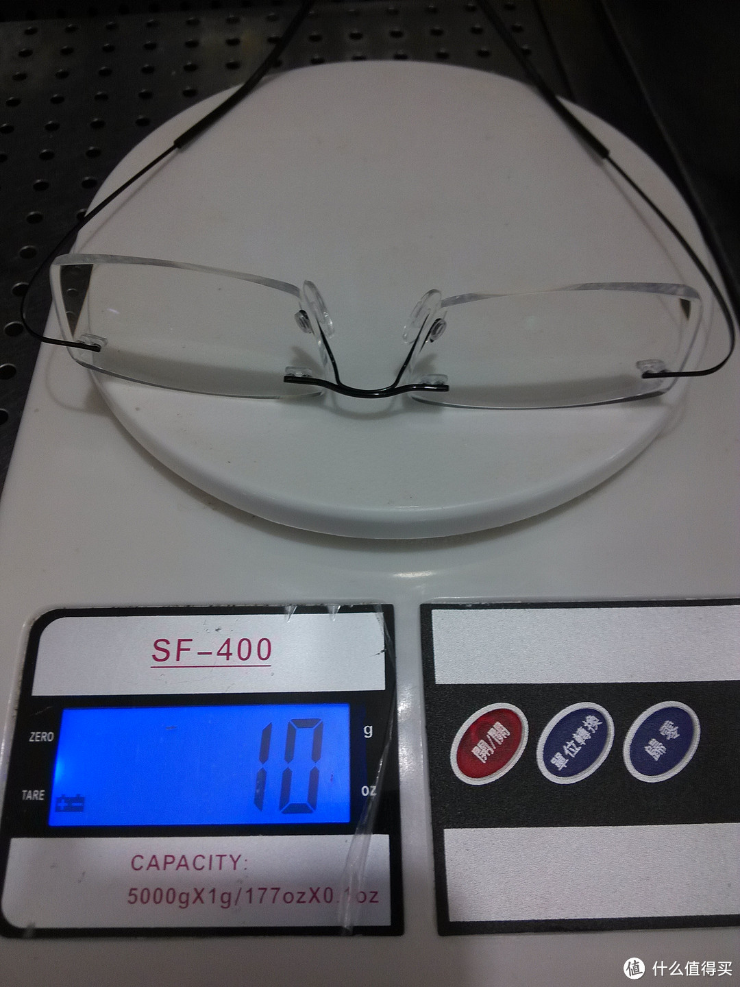 眼镜重量10g