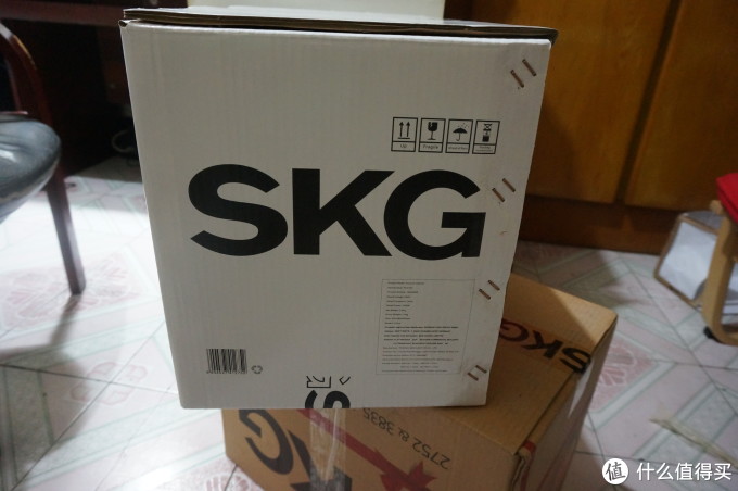 小清新设计,小巧实用——SKG家用真空吸尘器SKG3835