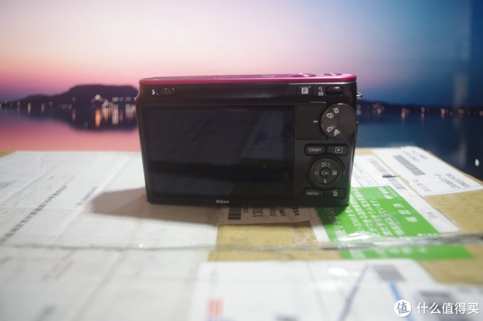 那一抹粉红色的骚:Nikon 尼康 J2 单镜头相机