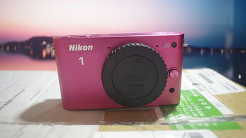 那一抹粉红色的骚：Nikon 尼康 J2 单镜头相机  