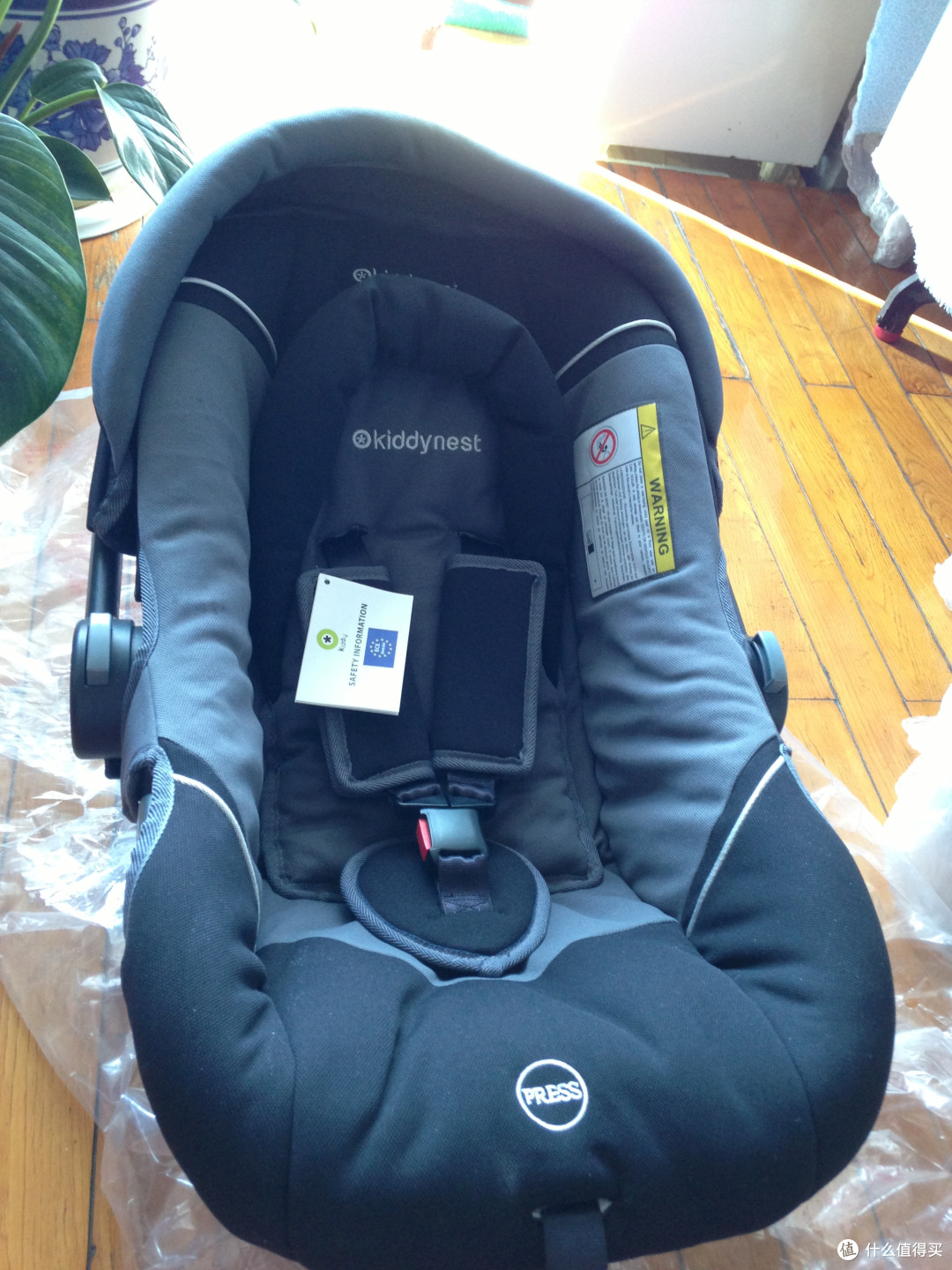 免费试用的 kiddy nest 佳宝巢 提篮 新生儿安全座椅_安全座椅_什么值得买