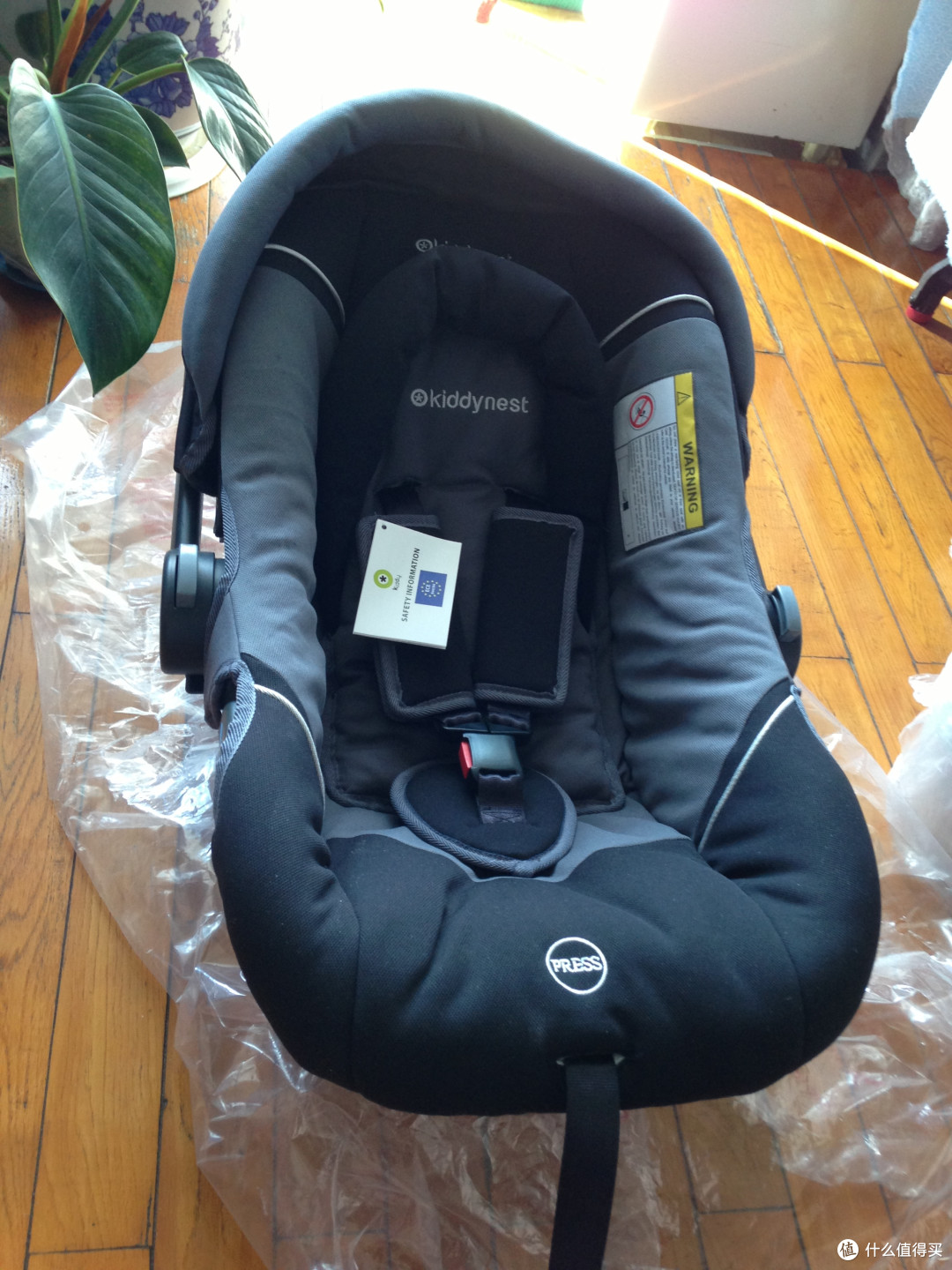 免费试用的 kiddy nest 佳宝巢 提篮 新生儿安全座椅_安全座椅_什么值得买