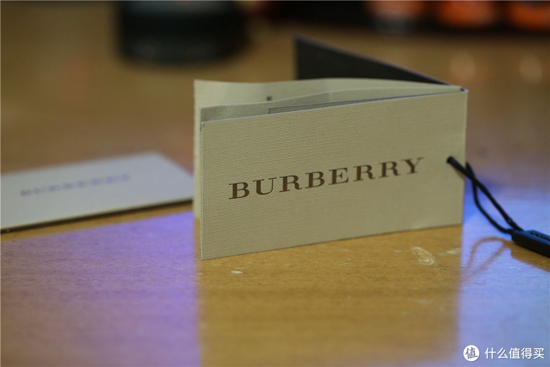 购港行Burberry 复古 Haymarket Check 长钱夹