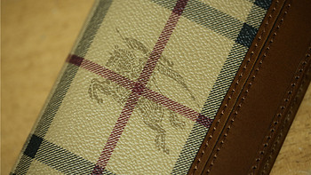 购港行Burberry 复古 Haymarket Check 长钱夹