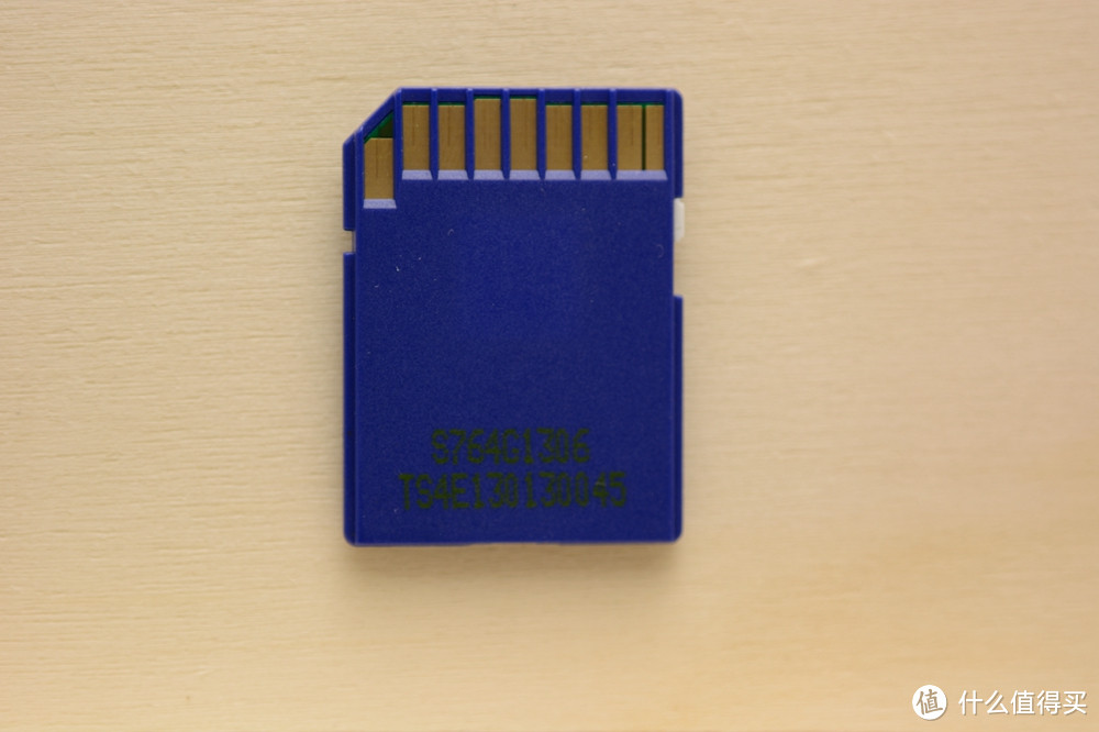 Maxell 64G SDXC卡背面