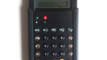 迪特拉姆斯设计的计算器复刻版：Braun 博朗 ET 66 计算器 (BN-E001BK)