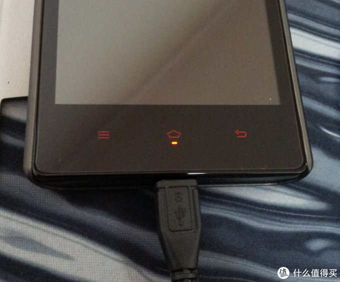 这个地方有个呼吸灯,颜色可以自定义。但是美感不够,聊胜于无吧。 这个地方有个呼吸灯,颜色可以自定义。但是美感不够,聊胜于无吧。