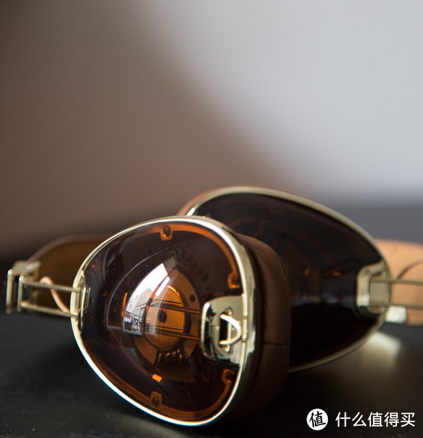 【真人兽】58.5欧的 Skullcandy Aviator 金色骷髅头耳机