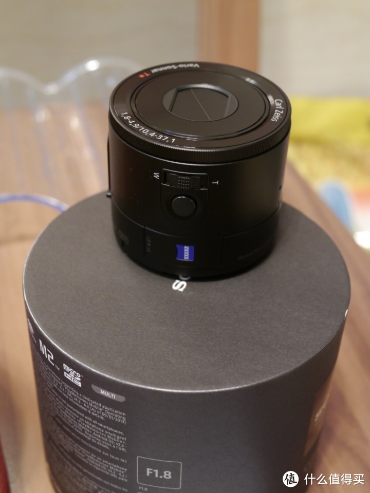 SONY 索尼 DSC-QX100 镜头式数码相机，极其有爱的新鲜玩意儿