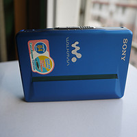 【怀旧族】爱的初体验：SONY 索尼 Walkman  卡带随身听 顺便晒下飞利浦红宝石 mp3