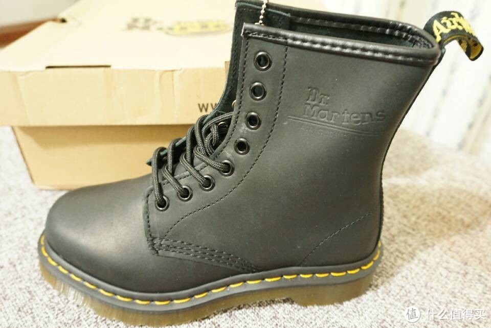 【真人秀】dr.martens 马丁靴 开箱报告 女王真人秀