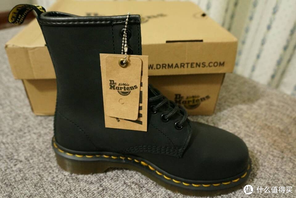 【真人秀】dr.martens 马丁靴 开箱报告 女王真人秀