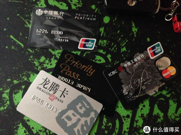 晒几张高端大气上档次的信用卡