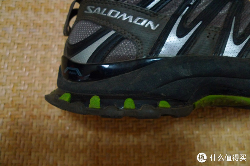 两款户外鞋：Salomon 萨洛蒙 Eskape Mid GTX 与 Salomon 萨洛蒙 XA Pro 3D Ultra 中帮款