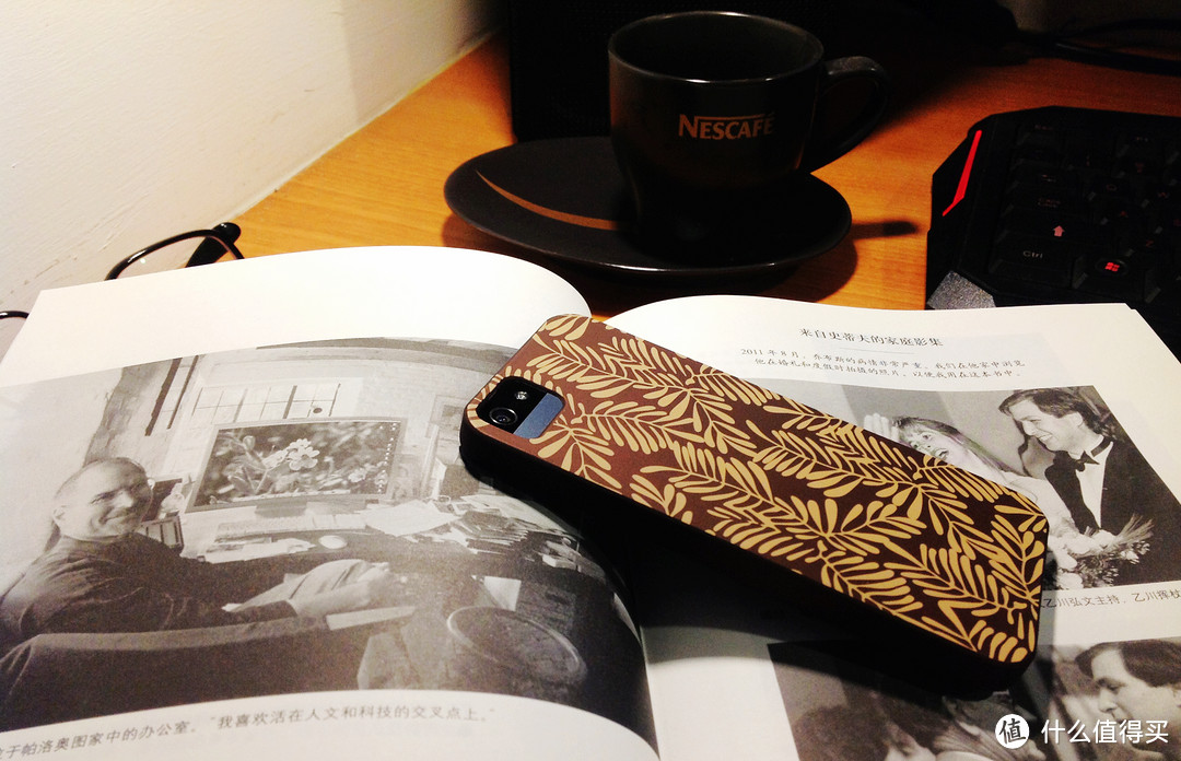 轻薄质感与艺术并存，京东用券后小白菜价的 ROCK 洛克 奢系列 iPhone 5 手机保护套