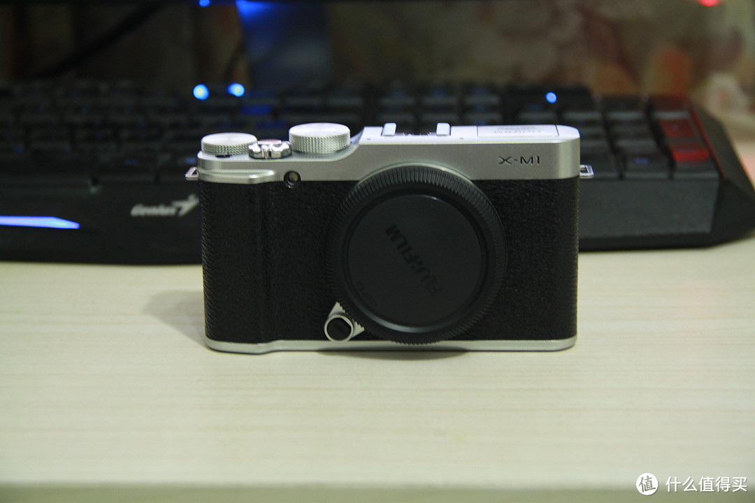 Fujifilm小妹1号——Fujifilm 富士 可换镜头微单相机 X-M1 内有妹子