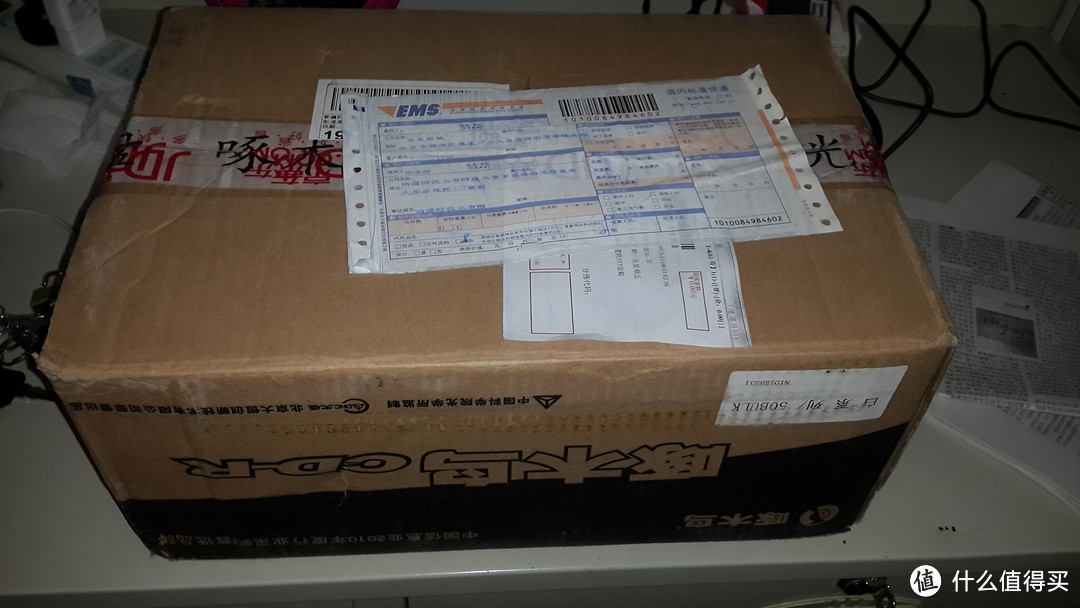 这么大个包裹，惊吓，还是个啄木鸟光盘的盒子？更是惊叹京东的节俭