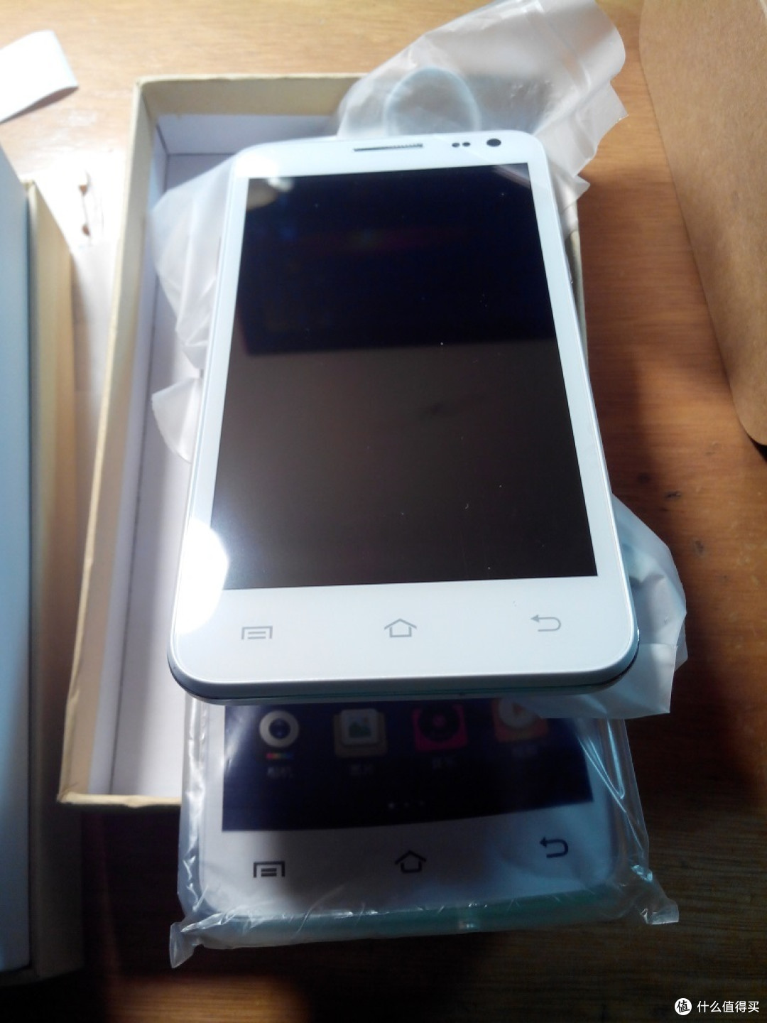 gfive基伍a800大智四核5英寸智能手机开箱
