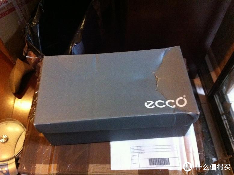 其他的鞋都去包装了，就这个盒子留下了。足以说明这鞋……怎么样呢，怕磨。