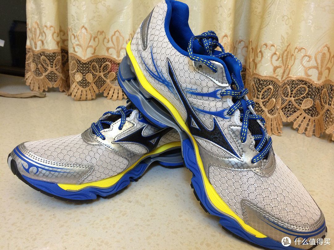 双11唯一收获，Mizuno 美津浓 Wave Creation 14 男款 全掌避震跑步鞋，有慢动作视频