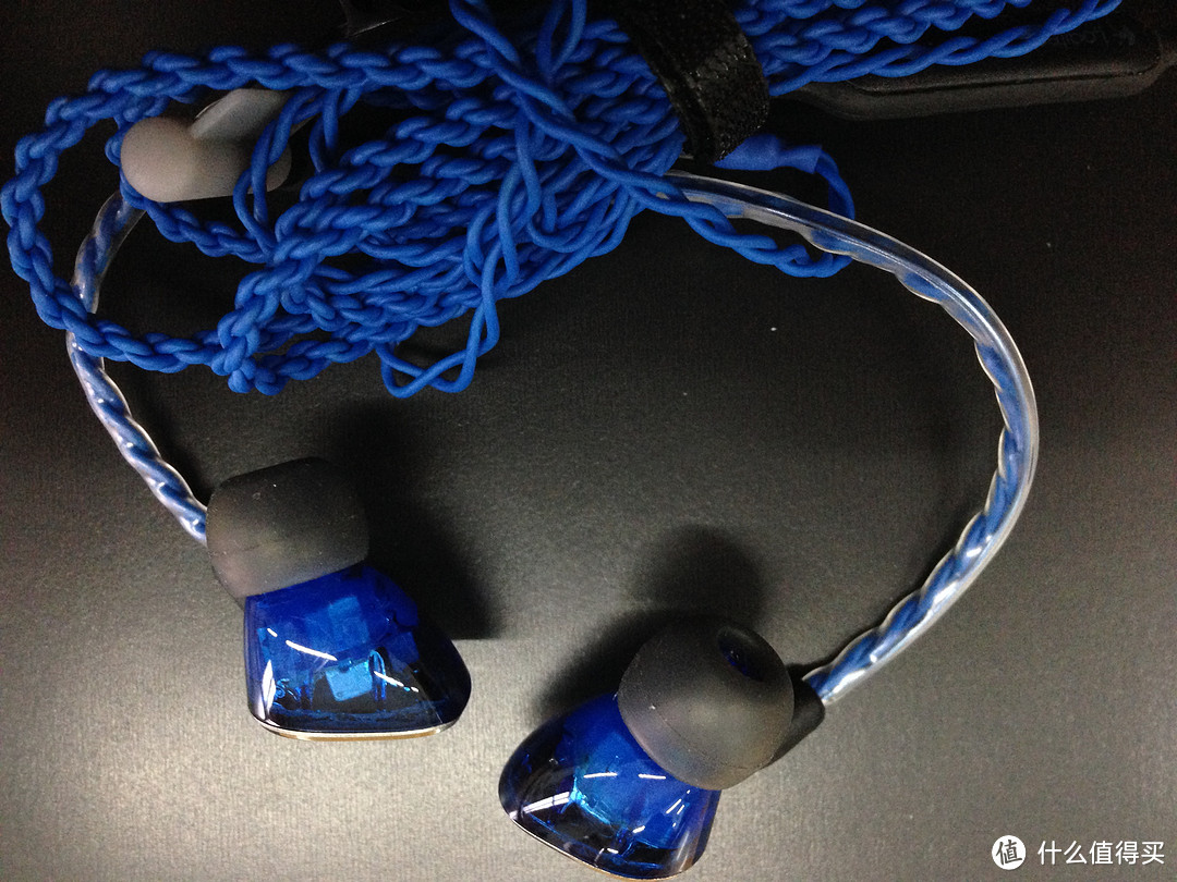 闪闪发光——Logitech 罗技 UE900四重动铁单元 入耳式耳机 开箱小记