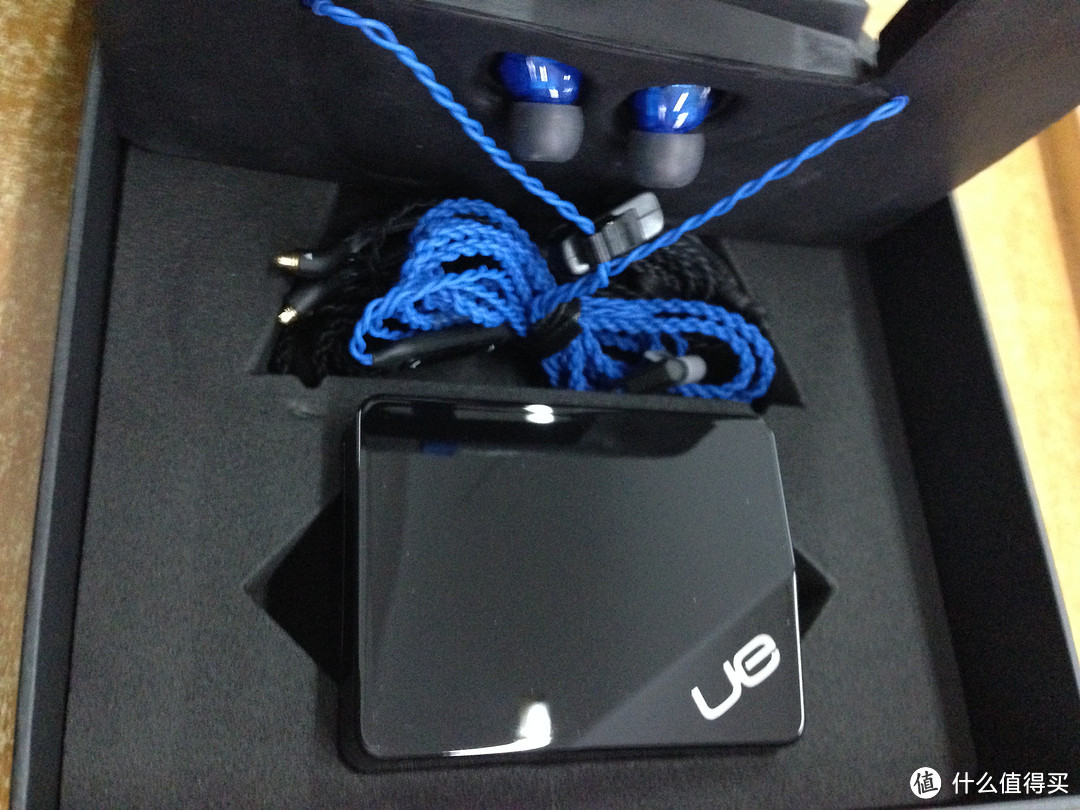 闪闪发光——Logitech 罗技 UE900四重动铁单元 入耳式耳机 开箱小记