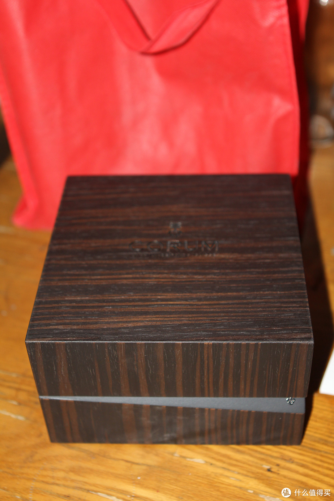 木质的表盒子还是比较让我心仪的， 和我常用的播放器近似。