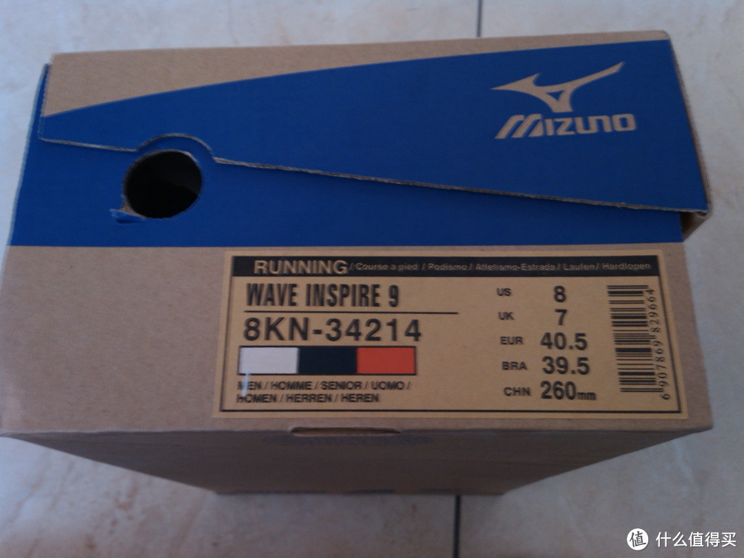 销售人员提示mizuno跑鞋尺码比nike之流长半码到1码