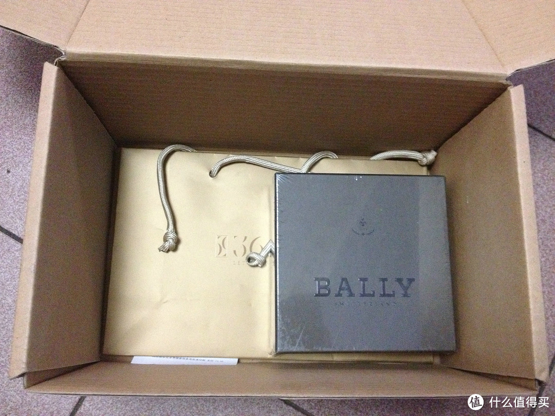 老婆送的生日礼物：BALLY 巴利 男式巧克力色牛皮短款钱包 TOLLEN.T 271 6167395 ML