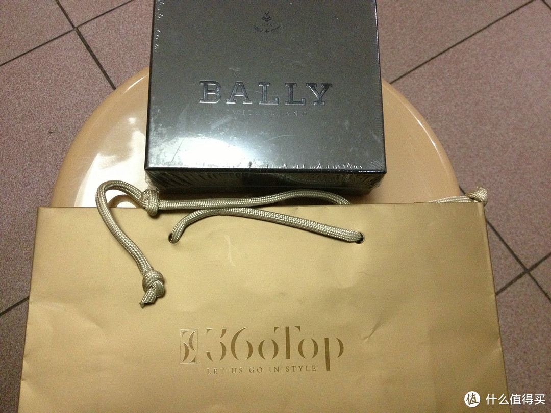 老婆送的生日礼物：BALLY 巴利 男式巧克力色牛皮短款钱包 TOLLEN.T 271 6167395 ML