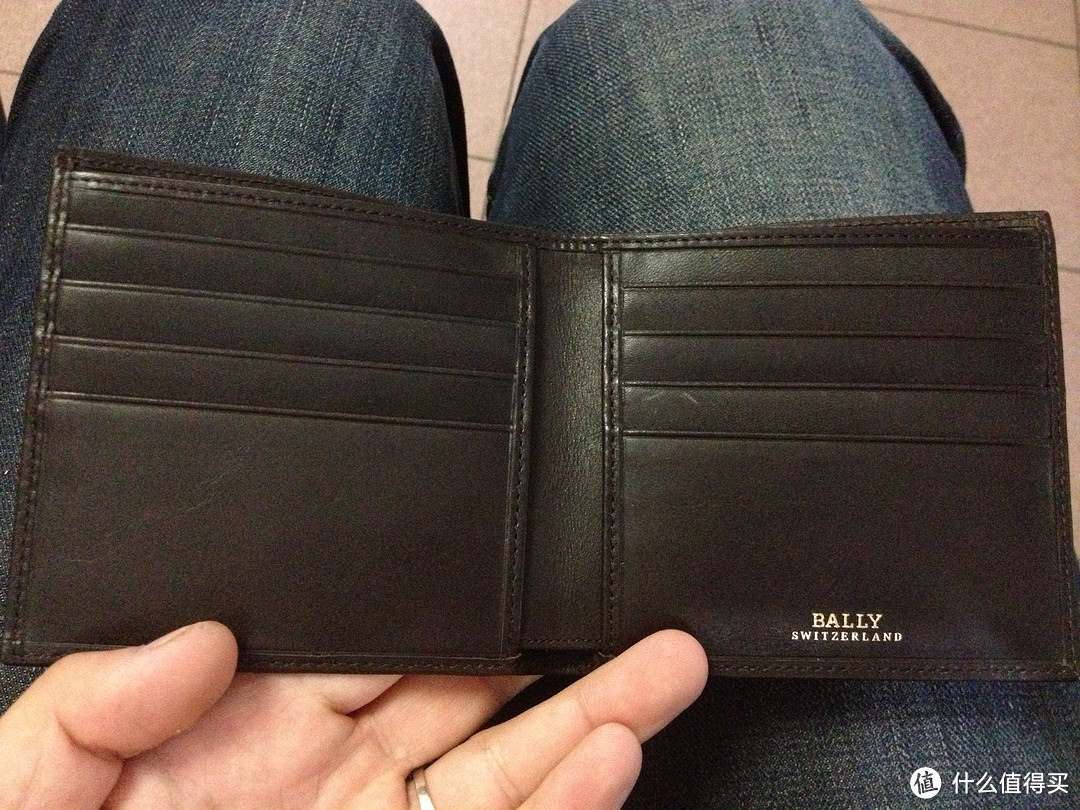 老婆送的生日礼物：BALLY 巴利 男式巧克力色牛皮短款钱包 TOLLEN.T 271 6167395 ML