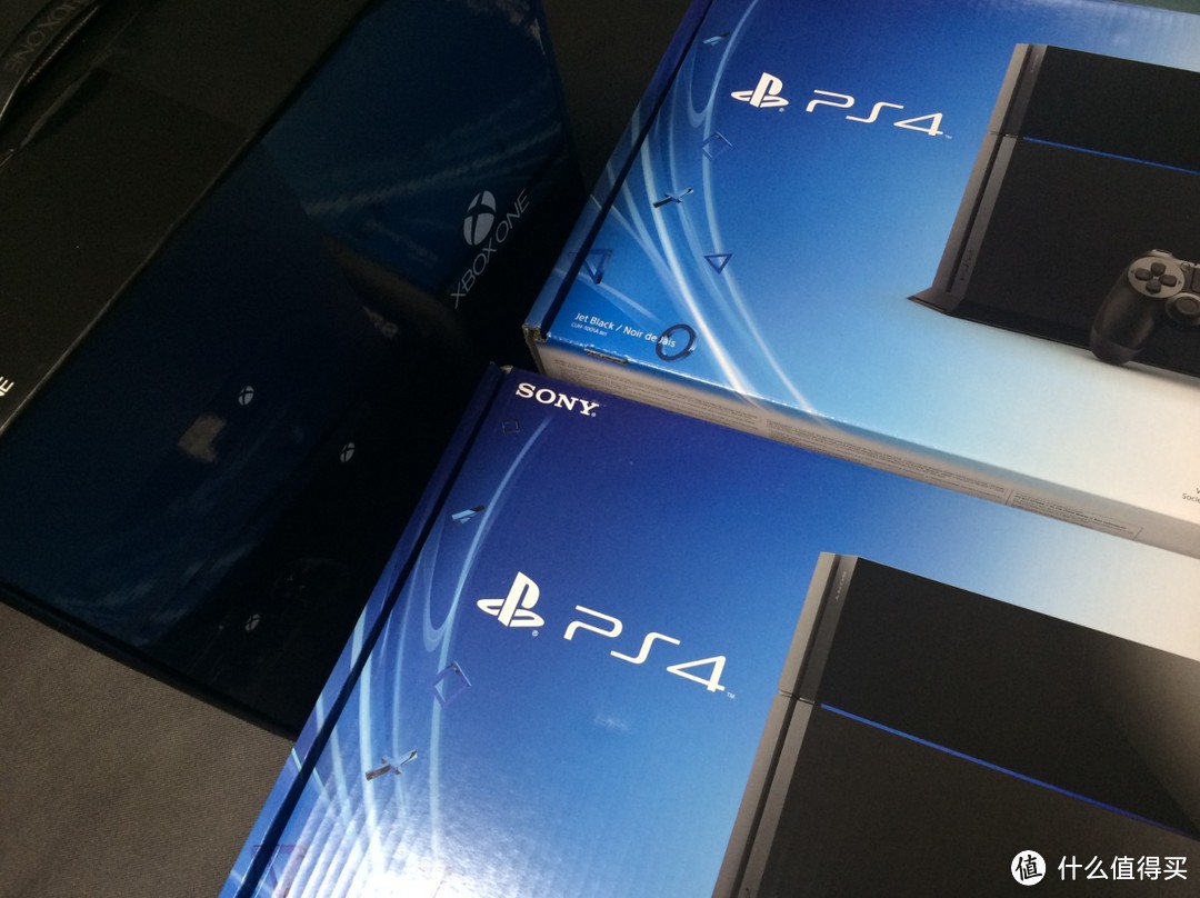 另外之前大家可能看过楼主之前的ps4晒单，不幸中招开裂，27日我已经收到了亚马逊先送来的换货ps4，服务与速度赞一个 