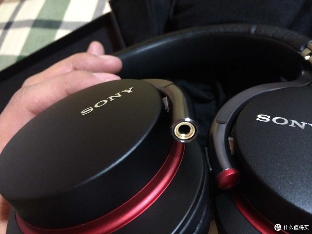 sony 索尼 mdr-1r/sq 头戴hifi耳机   赠品 魔声 ipad 专用包