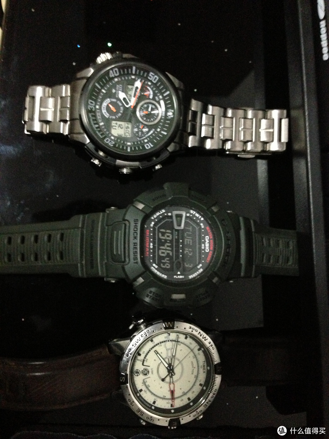 Citizen 西铁城 JY8000-50E、Timex 天美时 T2N721、CASIO 卡西欧 G-SHOCK G-9000-3V，买不起高级货，但是低端也很好用