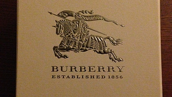 女王大人的土豪金：BURBERRY 博柏利 英伦风情 格纹皮带 石英腕表 BU9012